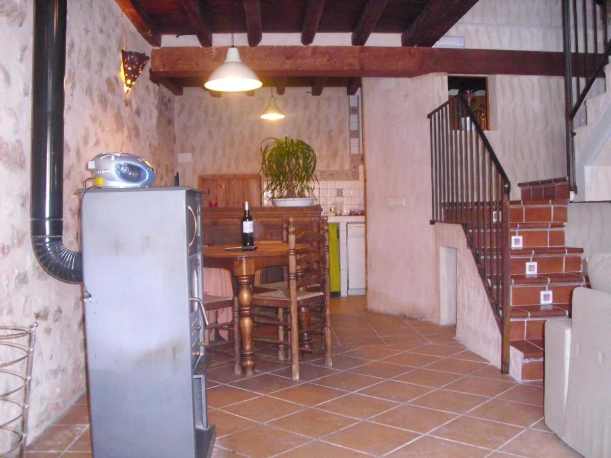 Cabanas de Polendos Casa Rural Con Jacuzzi Taberna Del Tio Pedro מראה חיצוני תמונה