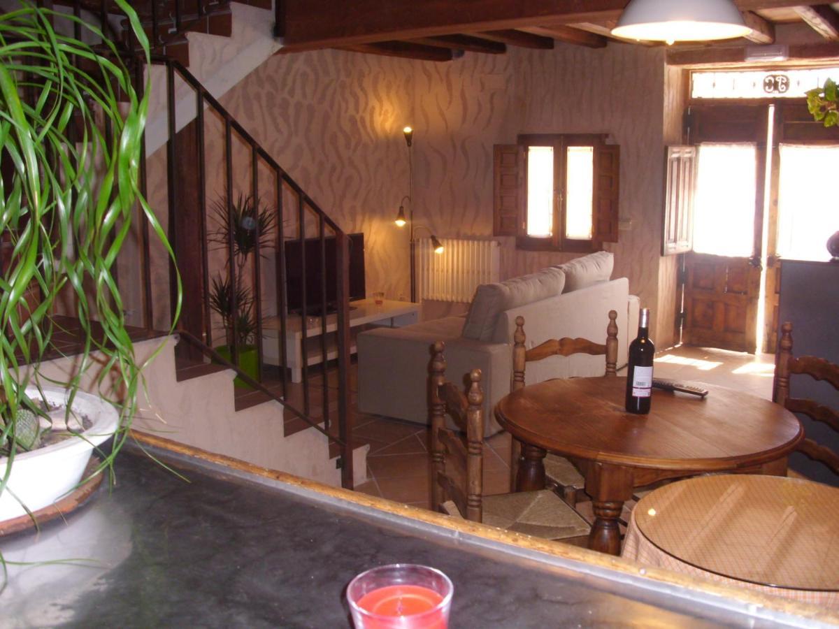 Cabanas de Polendos Casa Rural Con Jacuzzi Taberna Del Tio Pedro מראה חיצוני תמונה